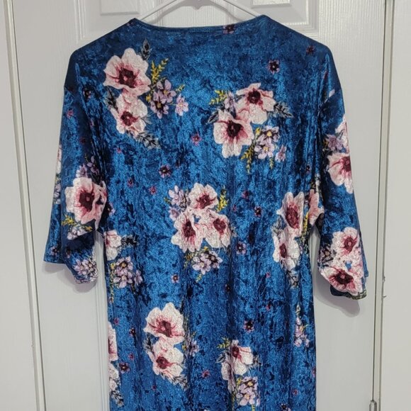 LulaRoe Women's Small Floral Velvety Shirley Kimono. Great Condition. - Picture 3 of 10